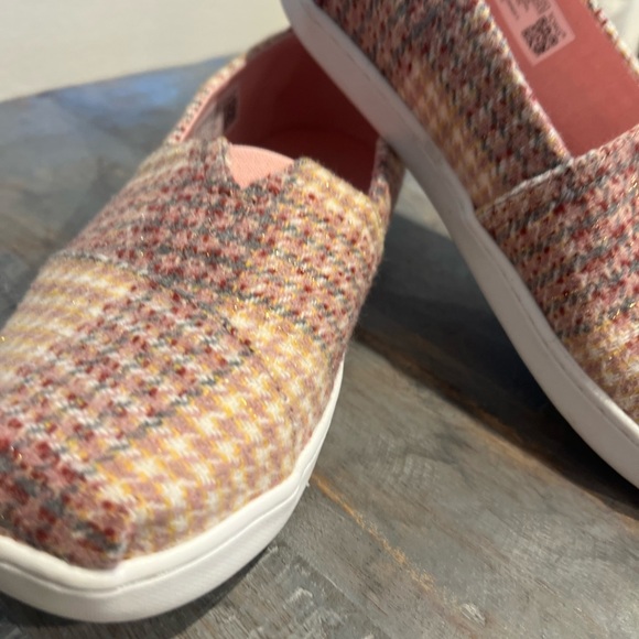 Tom’s Plaid Slip-On Women's Shoes - Picture 5 of 9